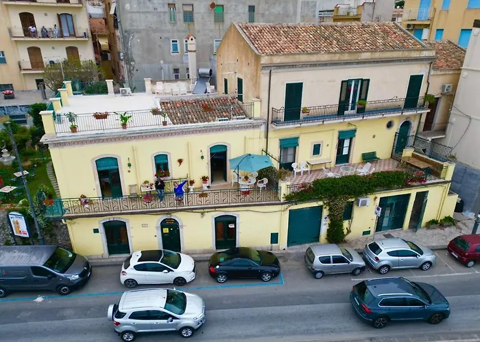 House Hostel Giardini Naxos