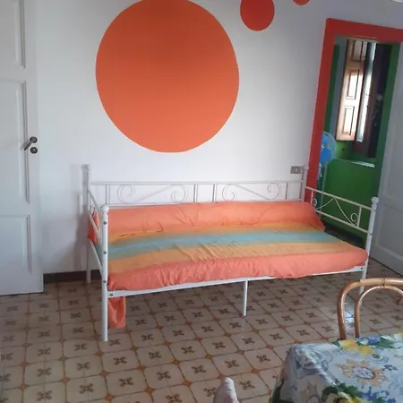 Hostel House Giardini Naxos