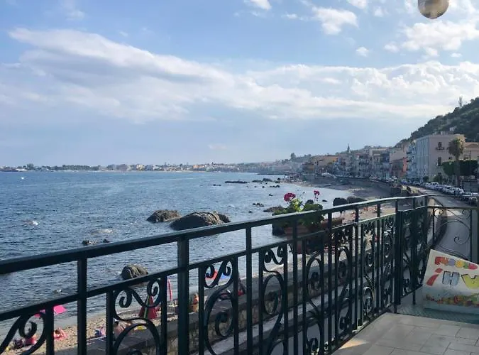 House * Giardini-Naxos