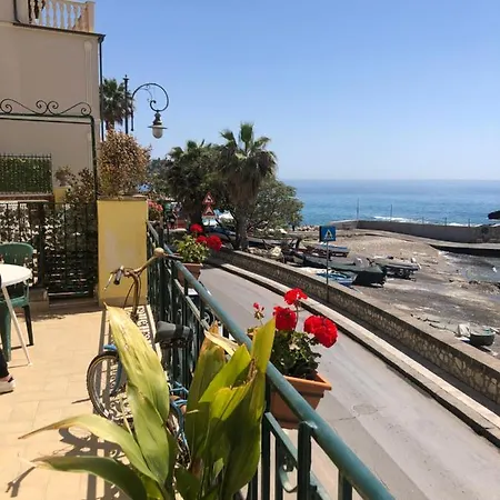 بيت شباب House *