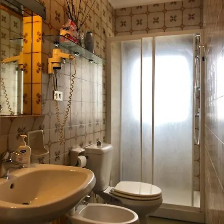 House بيت شباب